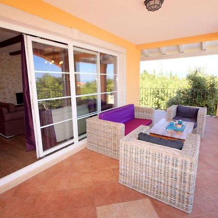 Rakalj Lovely Villa With Pool, Wellness And Fenced Garden מראה חיצוני תמונה