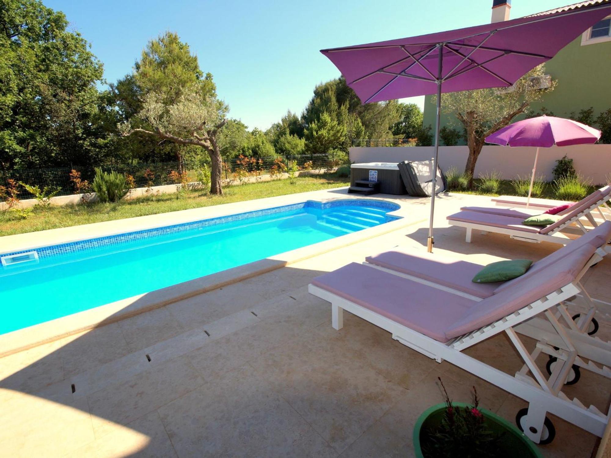 Rakalj Lovely Villa With Pool, Wellness And Fenced Garden מראה חיצוני תמונה